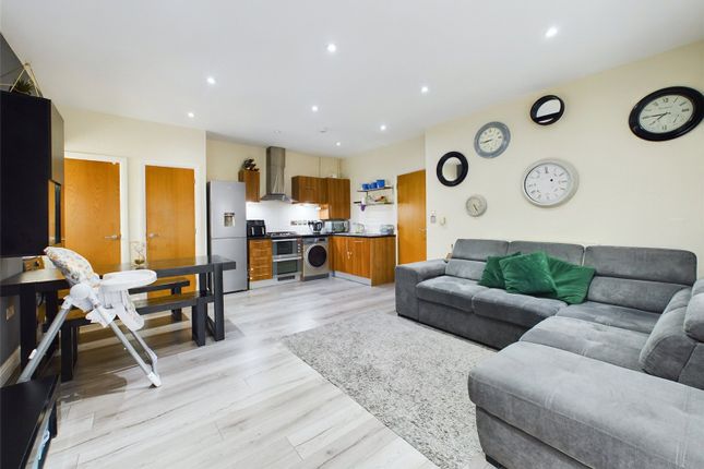Flat for sale in Sutherland Close, Gloucester, Gloucestershire