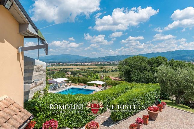 Villa for sale in Arezzo, Tuscany, Italy