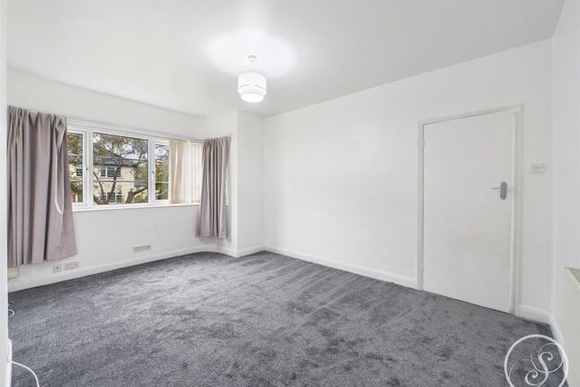 29, Sandringham Gardens, Leeds photo 4