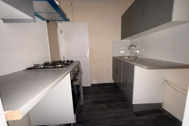 2 Bed Flat To Rent Meads Lane, Sevenkings Ig3