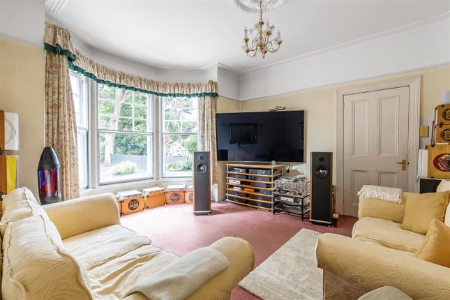 52, Sherwood Park Road, Sutton photo 2