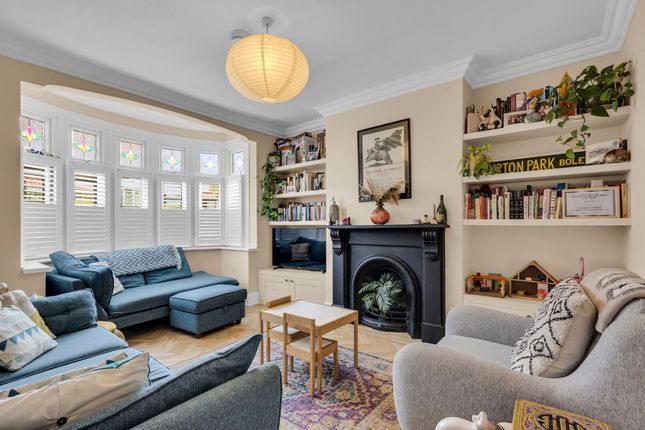 11 Hale End Road, London photo 3