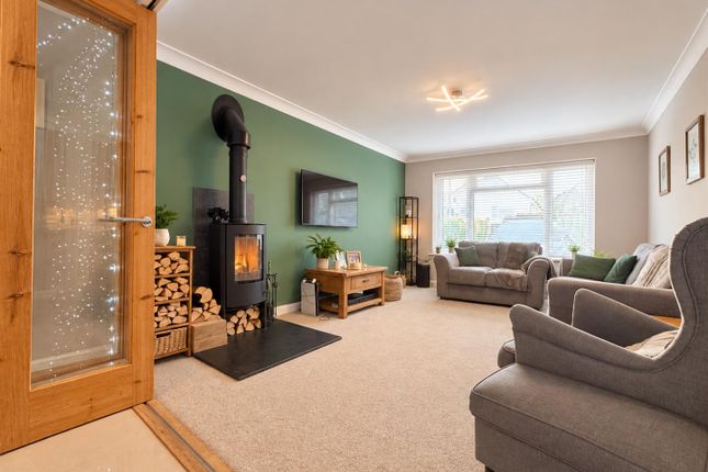 2, Hornbeam Close, Weymouth photo 3