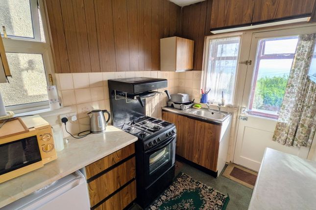 8, Gloucester Road, Penzance photo 4