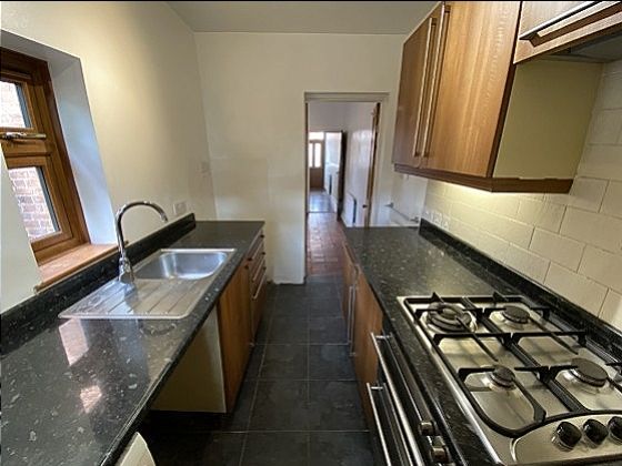 6, Haden Hill, Wolverhampton photo 4