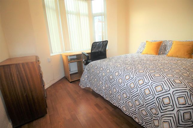 Thumbnail Property to rent in Kingsway, Room 1, Ball Hill, Coventry