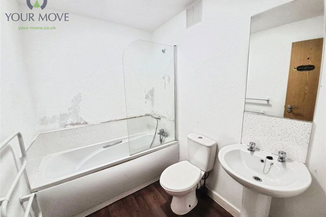 27 Parkwood Court,, Parkwood Rise, West Yorkshire photo 4
