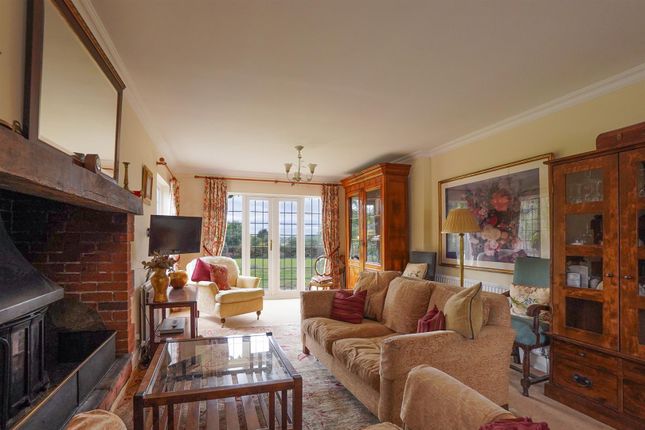 The Paddocks, Warwick Road, Stratford-Upon-Avon photo 3