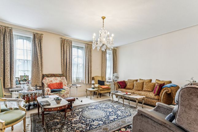 Flat for sale in Campden Hill Gate, Duchess Of Bedfords Walk