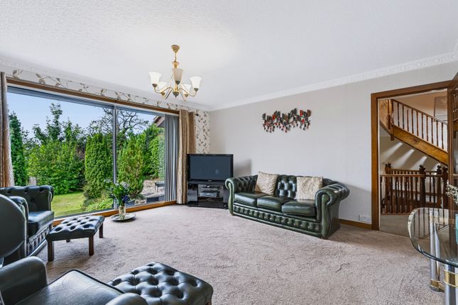 4 Riddochhill View, Blackburn, West Lothian photo 4