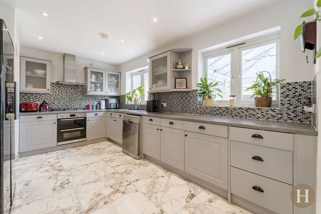 7 Brook Way, Birmingham photo 2