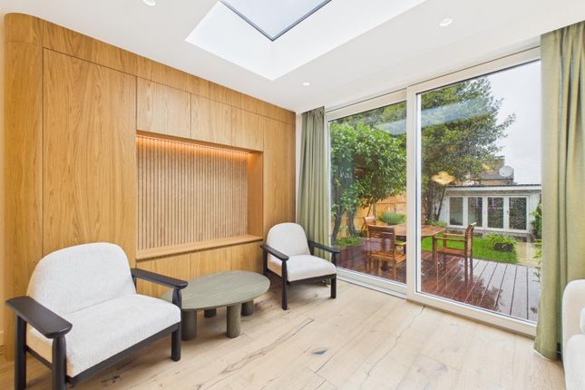 131A, Friern Barnet Road, London photo 4