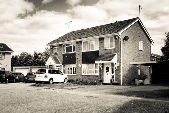 Thumbnail Semi-detached house to rent in Walton Heath, Bletchley, Milton Keynes