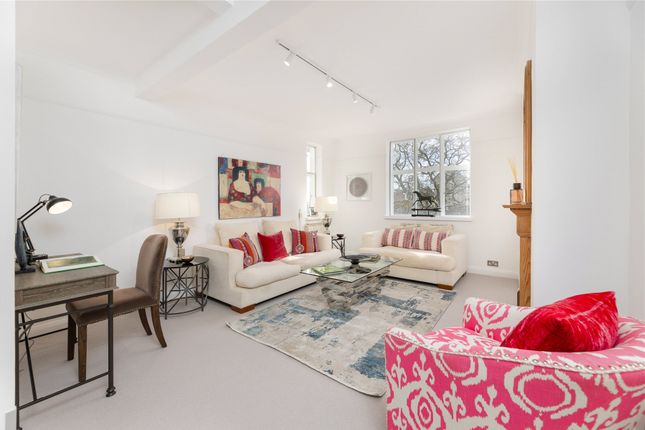 Flat for sale in Paultons Square, Chelsea, London