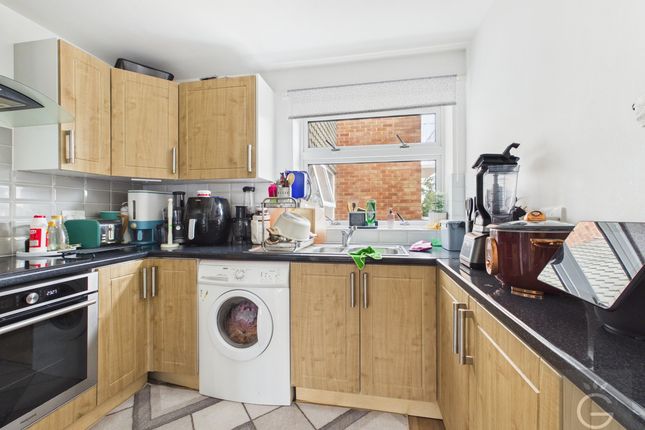 39 Caroline Court, Bath Road, Reading photo 4