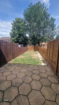 144, Lowdell Close, West Drayton photo 4