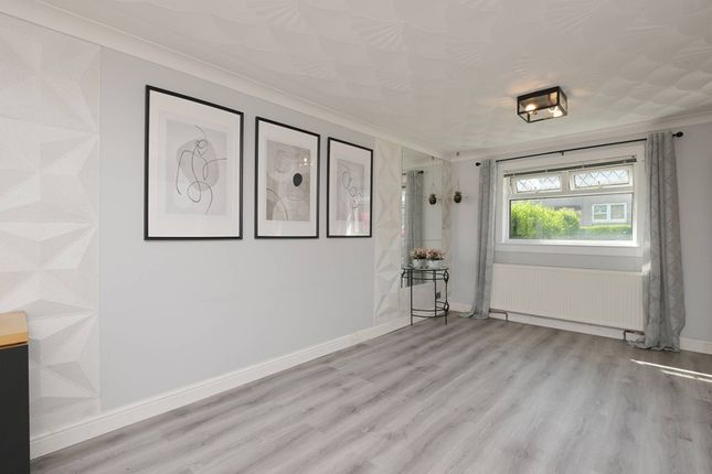 The Avenue, Whitburn photo 4