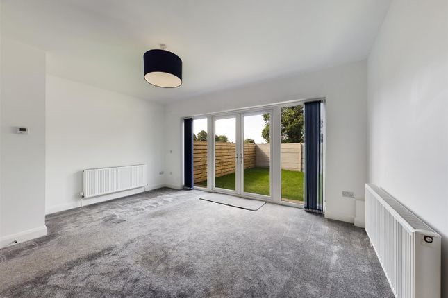 61, Poplar Grove, Manchester photo 2