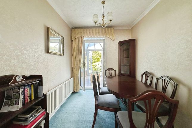 4, Belmont Drive, Bury photo 3