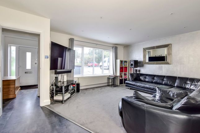 58 Tibbs Hill Road, Abbots Langley photo 2