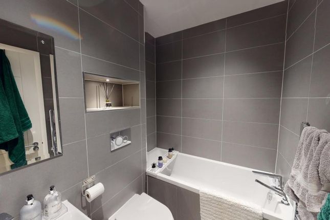 Flat for sale in Buy To Let Apartment, Navigation Walk, Leeds