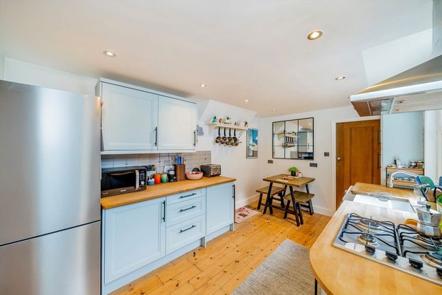 Ground Floor Flat, 188, Haydons Road, London photo 4