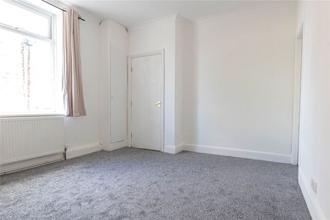 248, Blackmoorfoot Road, West Yorkshire photo 5