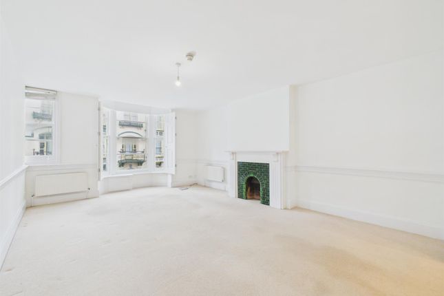 Flat 3, 118, High Street, Ilfracombe photo 3