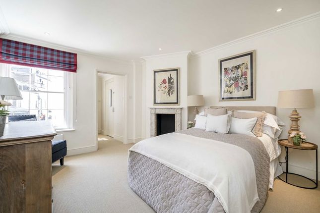 12, Chesterfield Hill, London photo 4