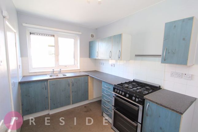148, Meadow View, Rochdale photo 4