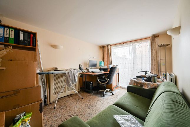 Flat for sale in Gascoigne Close, Tottenham, London