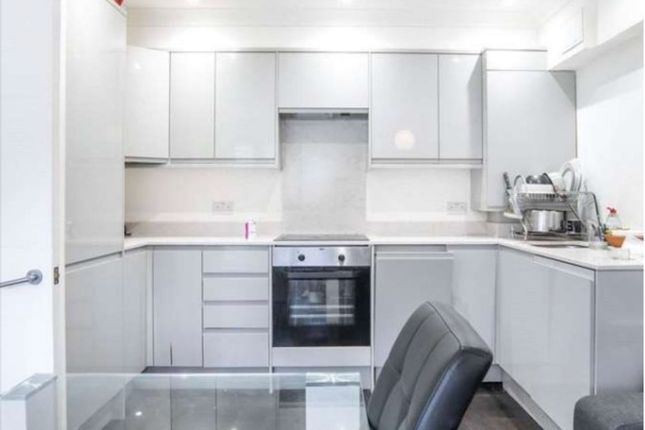 Thumbnail Flat to rent in 30A Vallance Road, London
