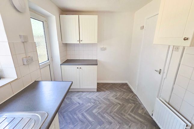 18, Llys Y Celyn, Caerphilly photo 5