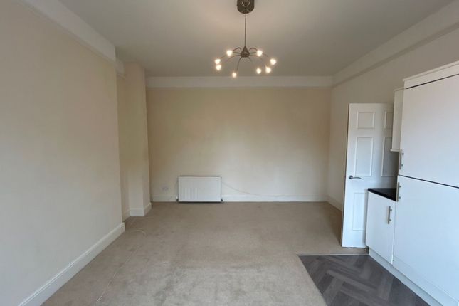 Flat 4, 5 Trewartha Park, Weston-super-Mare photo 4