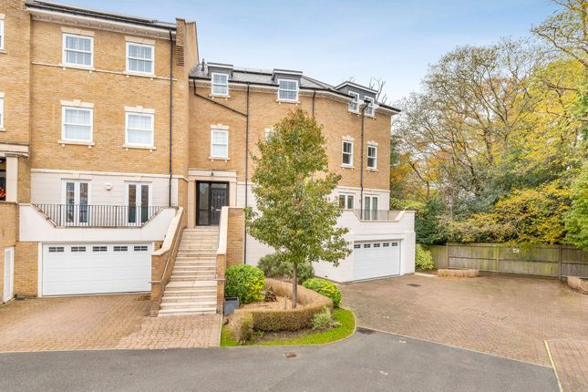6-bed house on 13 Beechcroft Close, Ascot, £6,000/mo