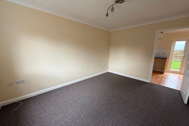 12 Myles Way, Wisbech photo 3