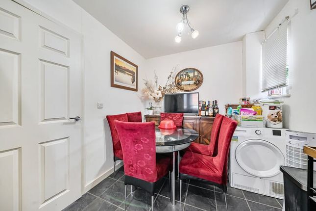 Acorn Avenue Frimley Green, Camberley photo 4
