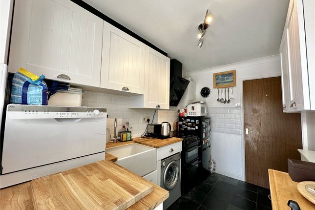 9, Cedar Drive, Lymington photo 3