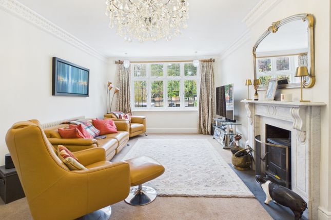 60, North Park, Gerrards Cross photo 3