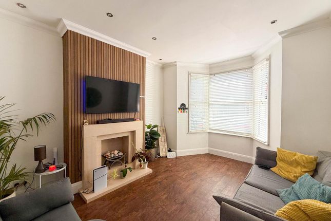109, Hainault Avenue, Westcliff-On-Sea photo 2