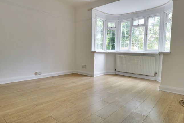 7, Ethelbert Close, Bromley photo 2