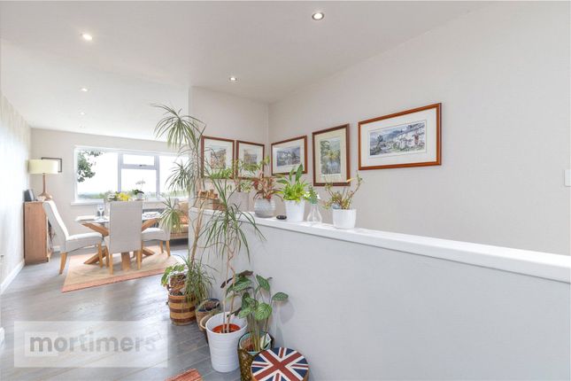 16, Hollowhead Avenue, Blackburn photo 4