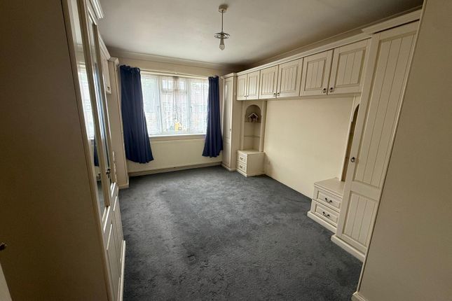 31 Coleridge Crescent, Colnbrook photo 3