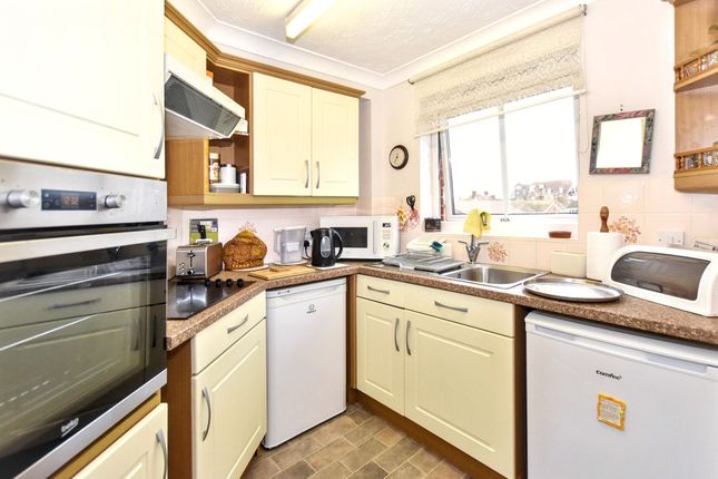 Flat 53, Palm Court Rowena Road, Westgate-On-Sea photo 4