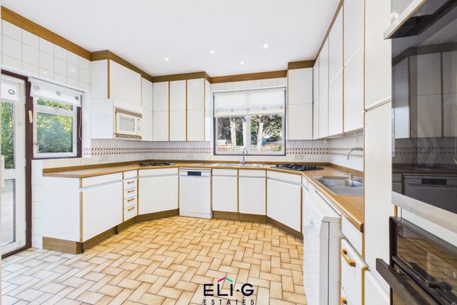 90 Princes Park Avenue, LONDON photo 4