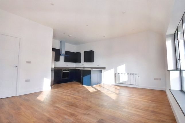 Thumbnail Flat for sale in The Broadway, Thatcham, Berkshire