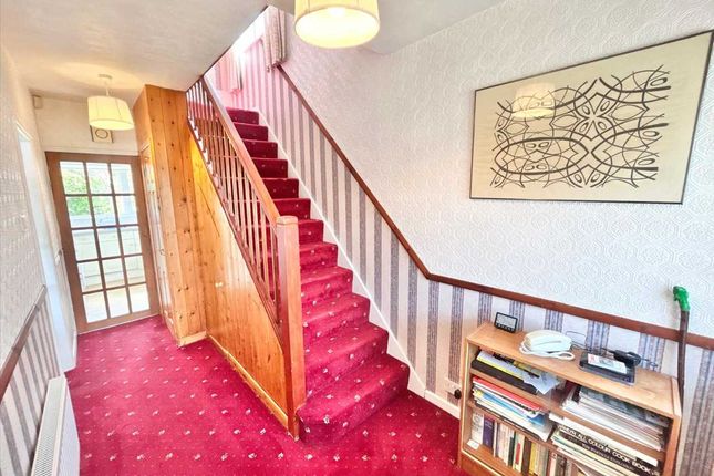 2, Walton Drive, Nottingham photo 3