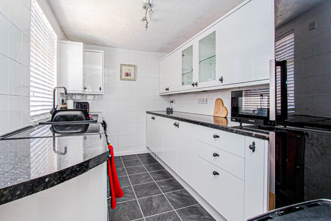 12, Eastfield Road, Wellingborough photo 2