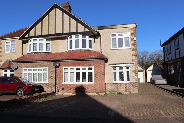 Property to rent in Faraday Avenue, Sidcup