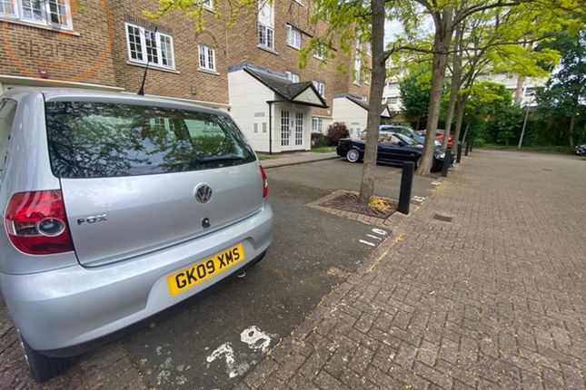 78 Selhurst Close, Wimbledon photo 2